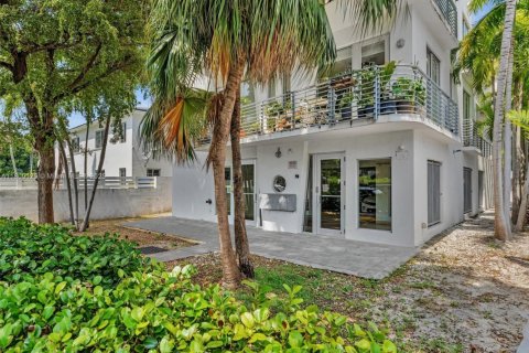 Condo in Miami Beach, Florida, 1 bedroom  № 1749144 - photo 3