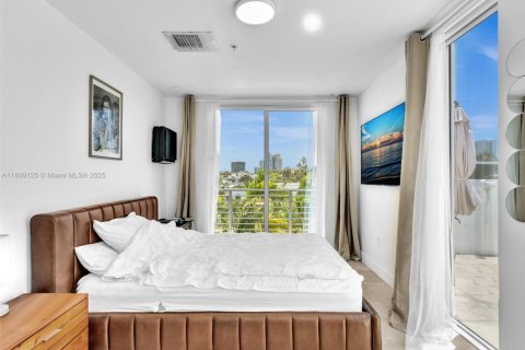 Condo in Miami Beach, Florida, 1 bedroom  № 1749144 - photo 11