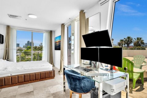 Condo in Miami Beach, Florida, 1 bedroom  № 1749144 - photo 15
