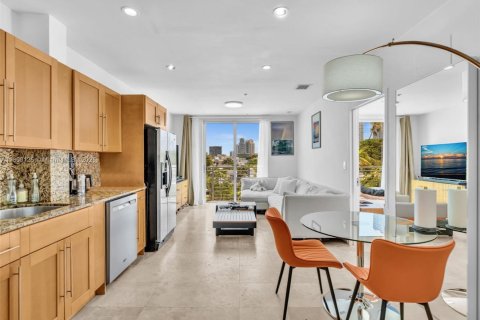 Condo in Miami Beach, Florida, 1 bedroom  № 1749144 - photo 2