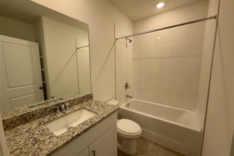 Villa ou maison à louer à Zephyrhills, Floride: 4 chambres, 156.73 m2 № 2147656 - photo 12