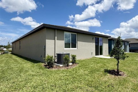 Villa ou maison à louer à Zephyrhills, Floride: 4 chambres, 156.73 m2 № 2147656 - photo 16