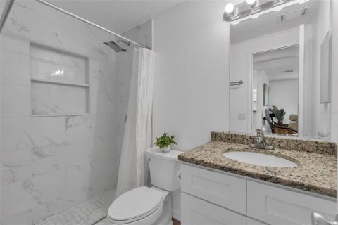 Condo in Winter Garden, Florida, 2 bedrooms № 2238779 - photo 22
