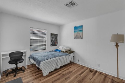 Condo in Winter Garden, Florida, 2 bedrooms № 2238779 - photo 21