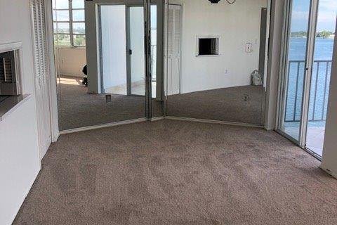 Condo in North Miami, Florida, 1 bedroom № 2176134 - photo 9