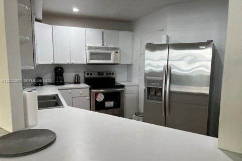 Apartamento en alquiler en Hollywood, Florida, 1 dormitorio, 84.17 m2 № 2085014 - foto 5