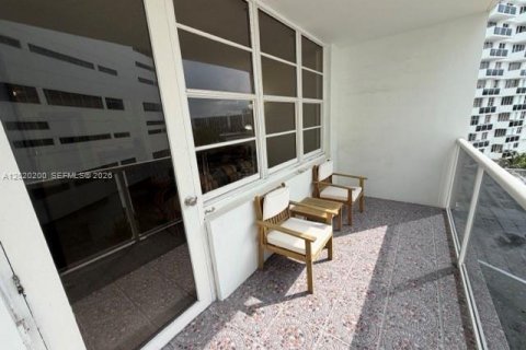 Apartamento en alquiler en Hollywood, Florida, 1 dormitorio, 84.17 m2 № 2085014 - foto 4