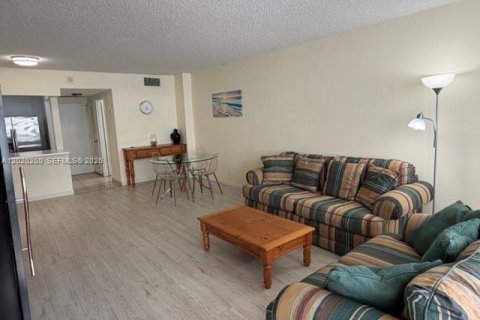 Apartamento en alquiler en Hollywood, Florida, 1 dormitorio, 84.17 m2 № 2085014 - foto 10