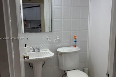 Apartamento en alquiler en Hollywood, Florida, 1 dormitorio, 84.17 m2 № 2085014 - foto 24
