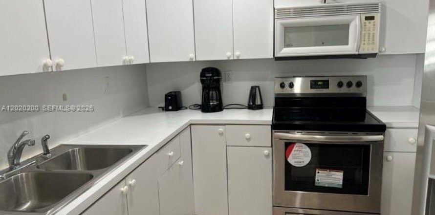 Apartamento en Hollywood, Florida 1 dormitorio, 84.17 m2 № 2085014