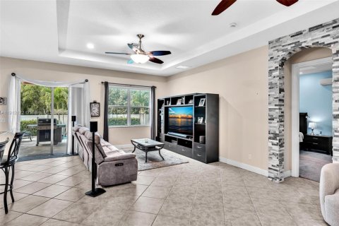 Casa en venta en Davie, Florida, 3 dormitorios, 214.33 m2 № 1969073 - foto 3