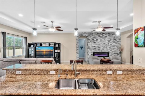 Casa en venta en Davie, Florida, 3 dormitorios, 214.33 m2 № 1969073 - foto 4