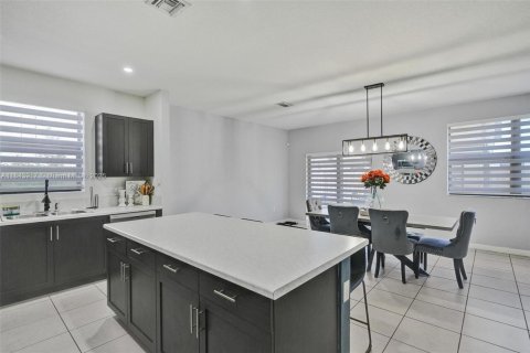 House in Homestead, Florida 4 bedrooms, 241.36 sq.m. № 1839547 - photo 18