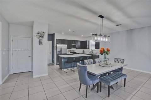 House in Homestead, Florida 4 bedrooms, 241.36 sq.m. № 1839547 - photo 12