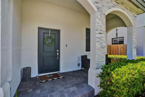 House in Homestead, Florida 4 bedrooms, 241.36 sq.m. № 1839547 - photo 4