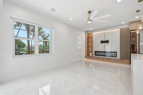 Villa ou maison à vendre à Tampa, Floride: 3 chambres, 232.16 m2 № 2209967 - photo 16