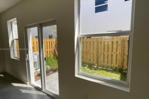 Casa en alquiler en Florida City, Florida, 3 dormitorios, 146.23 m2 № 1969345 - foto 9