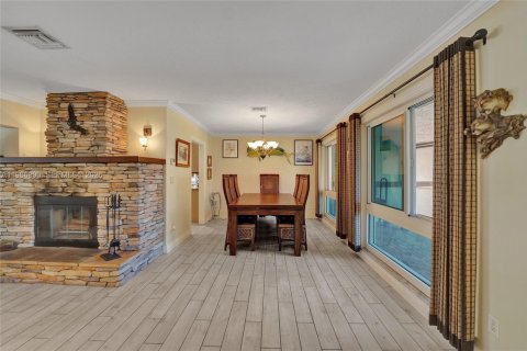 House in Dania Beach, Florida 3 bedrooms, 171.78 sq.m. № 2045001 - photo 15