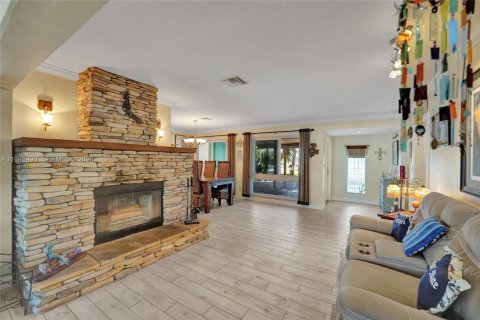 House in Dania Beach, Florida 3 bedrooms, 171.78 sq.m. № 2045001 - photo 29