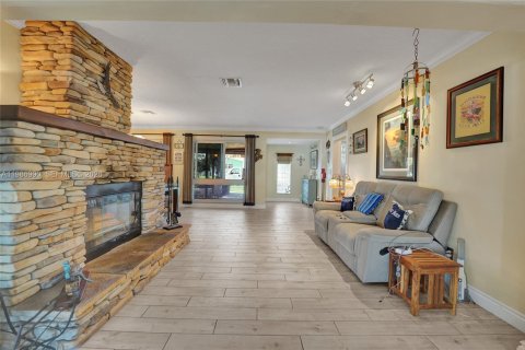 House in Dania Beach, Florida 3 bedrooms, 171.78 sq.m. № 2045001 - photo 30