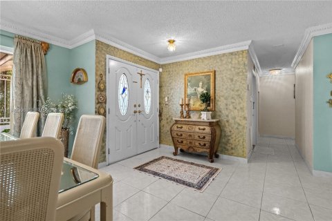 House in Miami, Florida 4 bedrooms, 214.14 sq.m. № 2000976 - photo 6