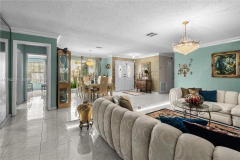 House in Miami, Florida 4 bedrooms, 214.14 sq.m. № 2000976 - photo 11