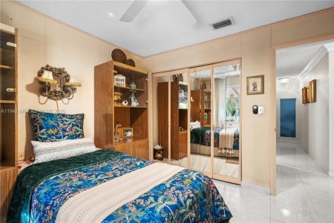 House in Miami, Florida 4 bedrooms, 214.14 sq.m. № 2000976 - photo 23