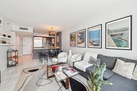 Снять в аренду кондоминиум в Майами, Флорида 1 спальня, 68.56м2, № 2005572 - фото 4