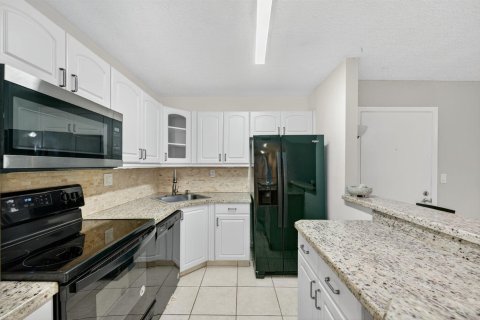Condominio en venta en Tamarac, Florida, 2 dormitorios, 76.18 m2 № 2261515 - foto 10
