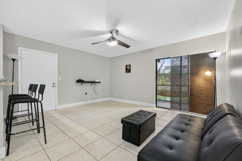 Condominio en venta en Tamarac, Florida, 2 dormitorios, 76.18 m2 № 2261515 - foto 5