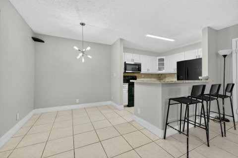 Condominio en venta en Tamarac, Florida, 2 dormitorios, 76.18 m2 № 2261515 - foto 8