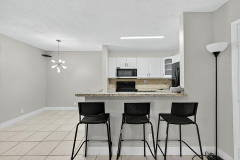 Condominio en venta en Tamarac, Florida, 2 dormitorios, 76.18 m2 № 2261515 - foto 9