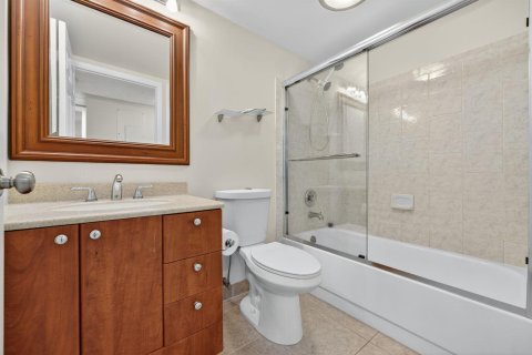 Condominio en venta en Tamarac, Florida, 2 dormitorios, 76.18 m2 № 2261515 - foto 20