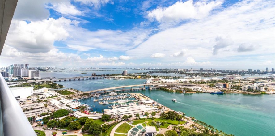 Condo à Miami, Floride, 2 chambres № 1831132