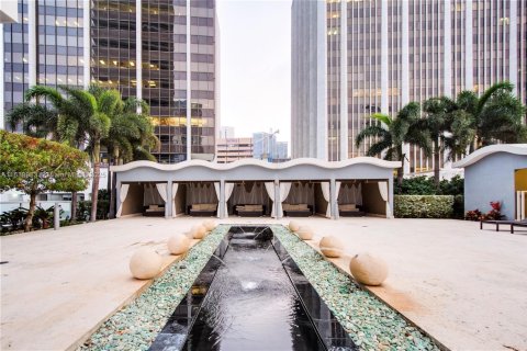 Copropriété à louer à Miami, Floride: 2 chambres, 122.82 m2 № 1831132 - photo 14