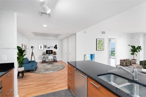 Copropriété à louer à Miami, Floride: 2 chambres, 122.82 m2 № 1831132 - photo 8