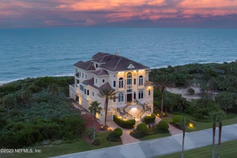 House in Palm Coast, Florida 7 bedrooms, 833.24 sq.m. № 771014 - photo 1