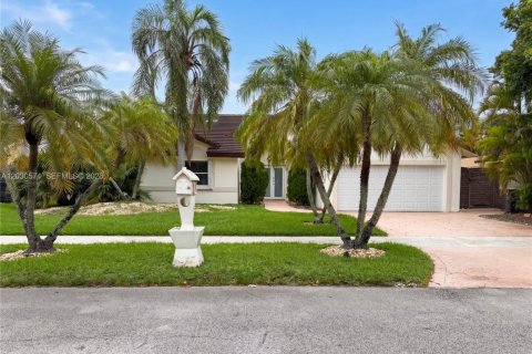 House in Miami, Florida 4 bedrooms, 210.24 sq.m. № 2180471 - photo 20