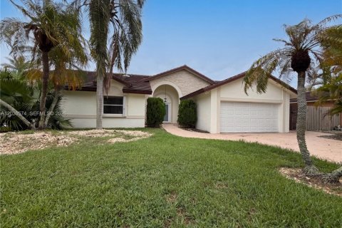 House in Miami, Florida 4 bedrooms, 210.24 sq.m. № 2180471