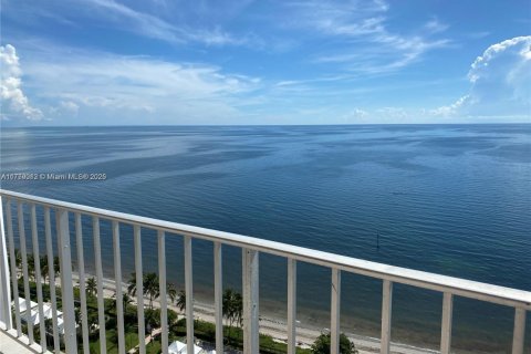 Condo in Key Biscayne, Florida, 3 bedrooms  № 2080239