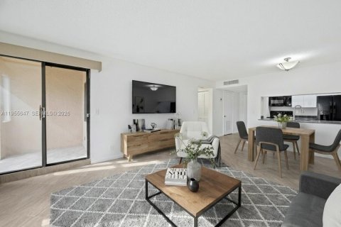 Снять в аренду кондоминиум в Корал-Спрингс, Флорида 2 спальни, 86.68м2, № 2022227 - фото 4