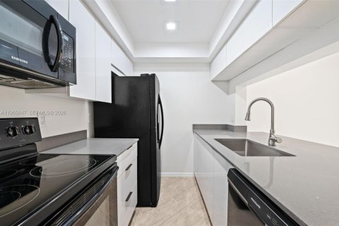 Снять в аренду кондоминиум в Корал-Спрингс, Флорида 2 спальни, 86.68м2, № 2022227 - фото 9