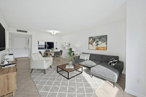 Снять в аренду кондоминиум в Корал-Спрингс, Флорида 2 спальни, 86.68м2, № 2022227 - фото 3