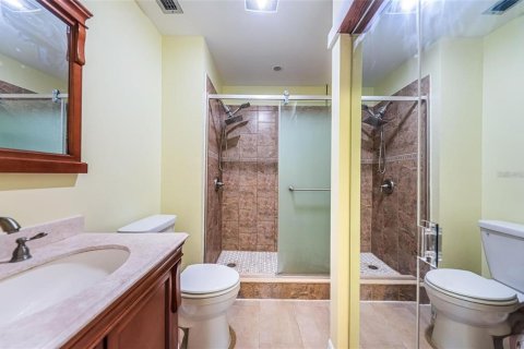Condo in Saint Petersburg, Florida, 2 bedrooms  № 2197859 - photo 24