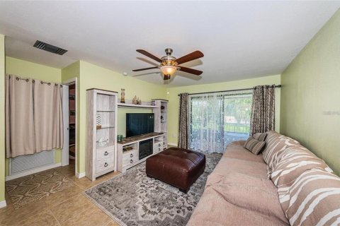 Condo in Saint Petersburg, Florida, 2 bedrooms  № 2197859 - photo 5