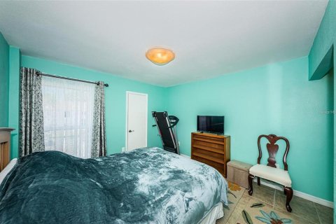 Condo in Saint Petersburg, Florida, 2 bedrooms  № 2197859 - photo 26