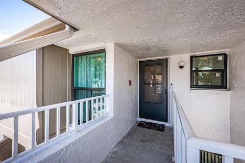 Condo in Saint Petersburg, Florida, 2 bedrooms  № 2197859 - photo 2