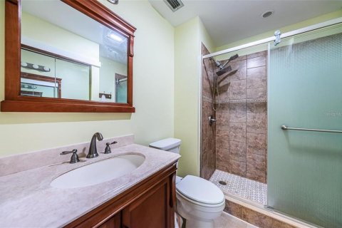 Condo in Saint Petersburg, Florida, 2 bedrooms  № 2197859 - photo 25