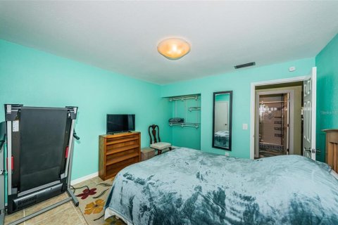 Condo in Saint Petersburg, Florida, 2 bedrooms  № 2197859 - photo 27