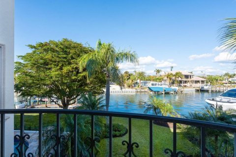House in Sarasota, Florida 4 bedrooms, 634.24 sq.m. № 1723789 - photo 27